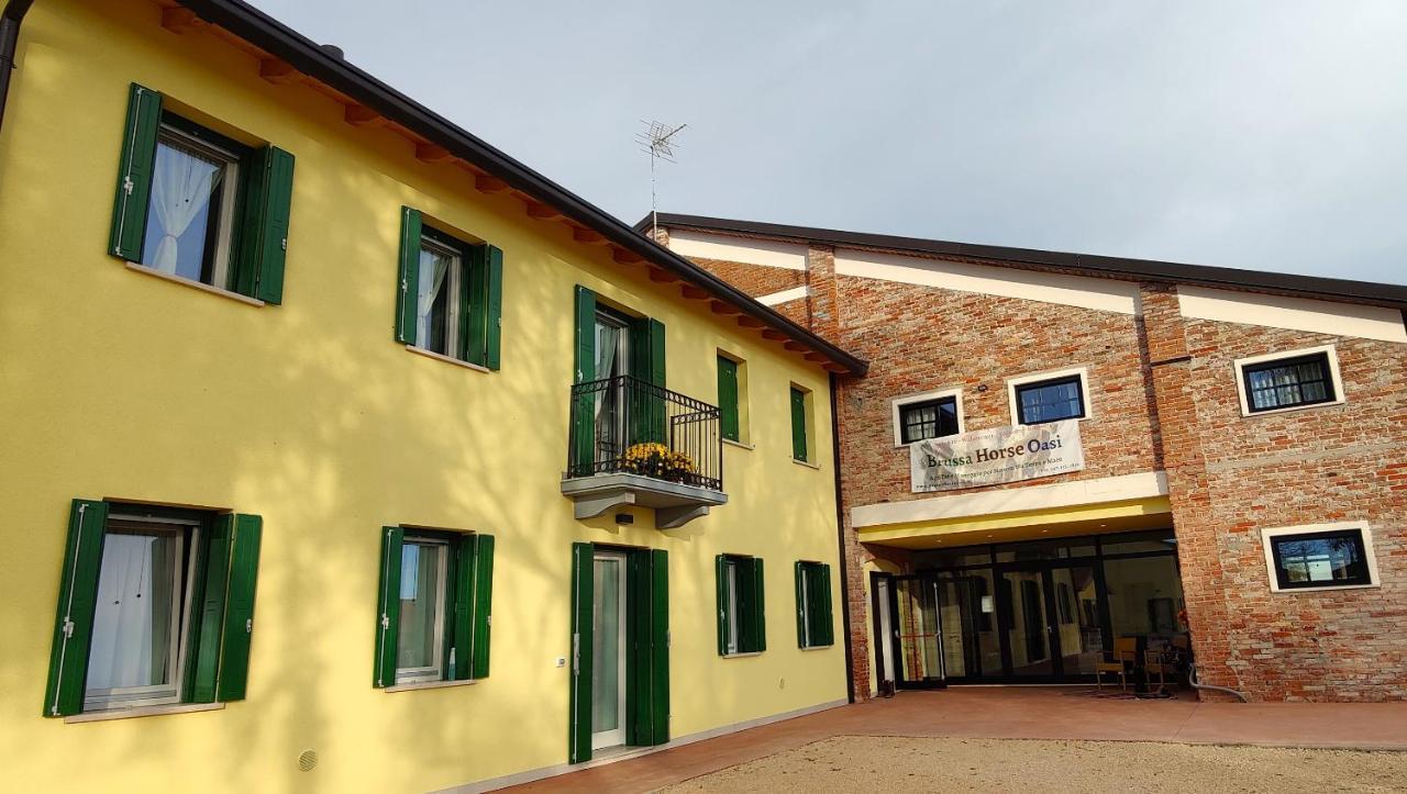 Brussa Horse Oasi Villa Caorle Exterior photo
